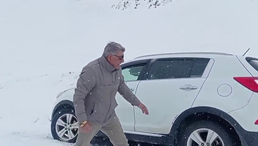 ERZURUM-TEKMAN KARAYOLU PALANDÖKEN GEÇİDİNDE ETKİLİ OLAN YOĞUN KAR YAĞIŞI VE TİPİ ULAŞIMI DURMA...