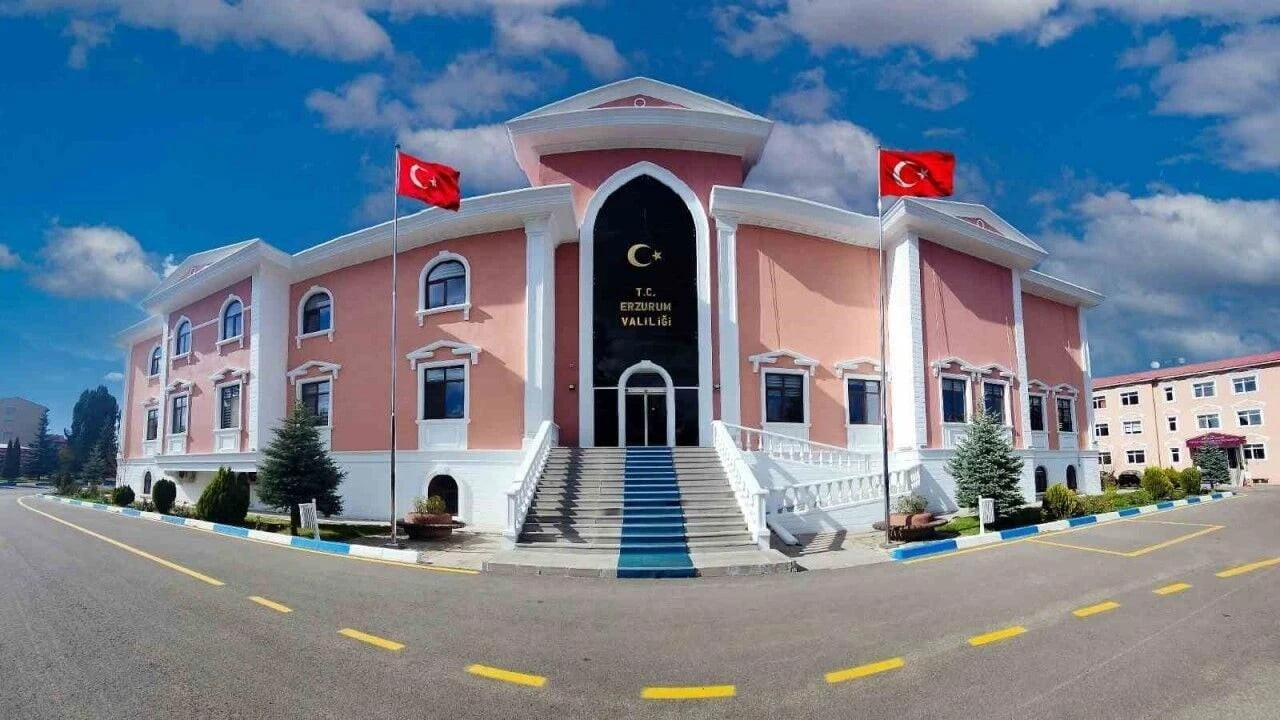 ERZURUM VALİLİĞİ, SON GÜNLERDE KAMU KURUMLARININ ADINI KULLANARAK VATANDAŞLARDAN PARA TALEP EDEN...