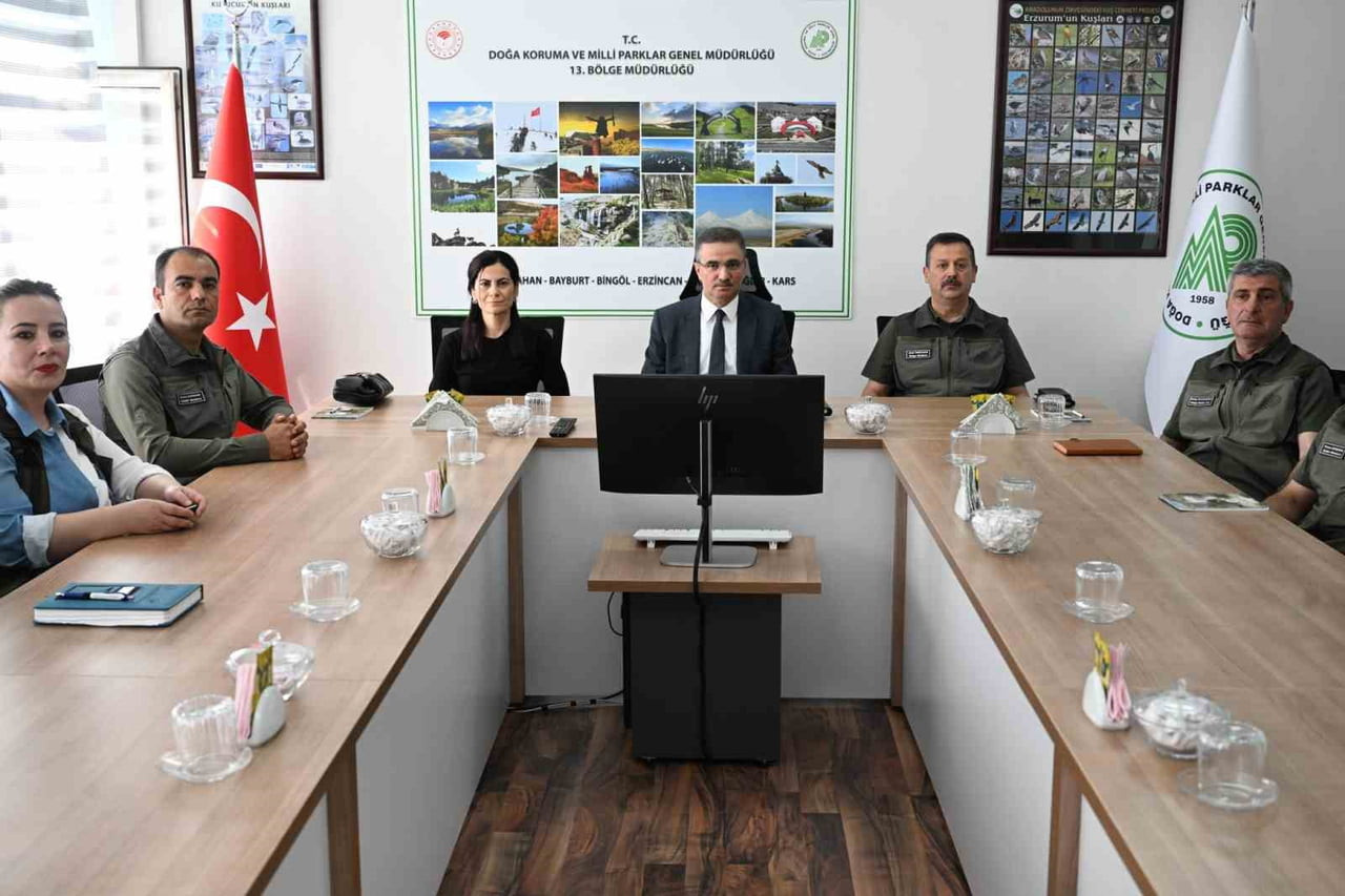 ERZURUM VALİSİ AYDIN BARUŞ, DOĞA KORUMA VE MİLLİ PARKLAR 13. BÖLGE MÜDÜRLÜĞÜNÜ ZİYARET EDEREK...