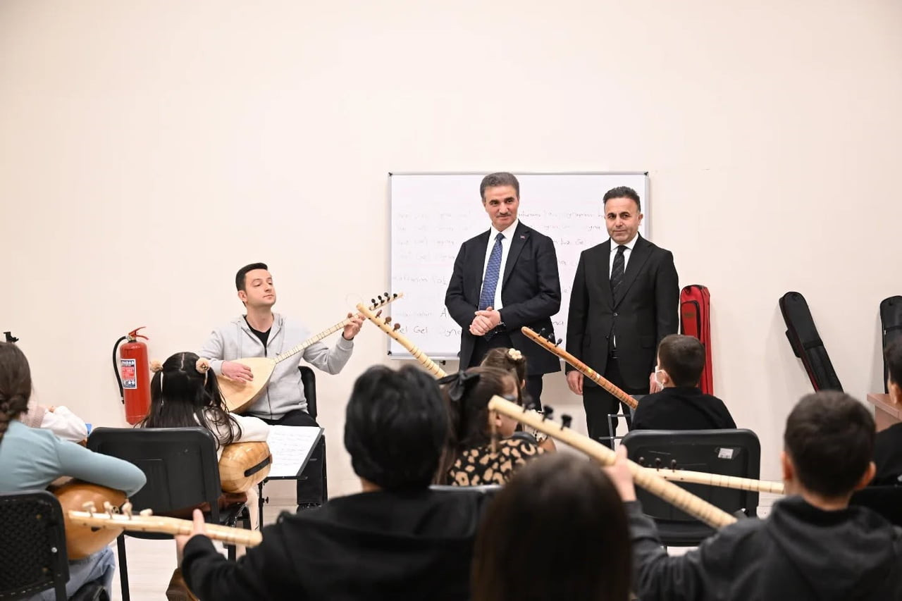 ERZURUM VALİSİ AYDIN BARUŞ, İL KÜLTÜR VE TURİZM MÜDÜRLÜĞÜ’NÜ ZİYARET EDEREK YÜRÜTÜLEN ÇALIŞMALAR...