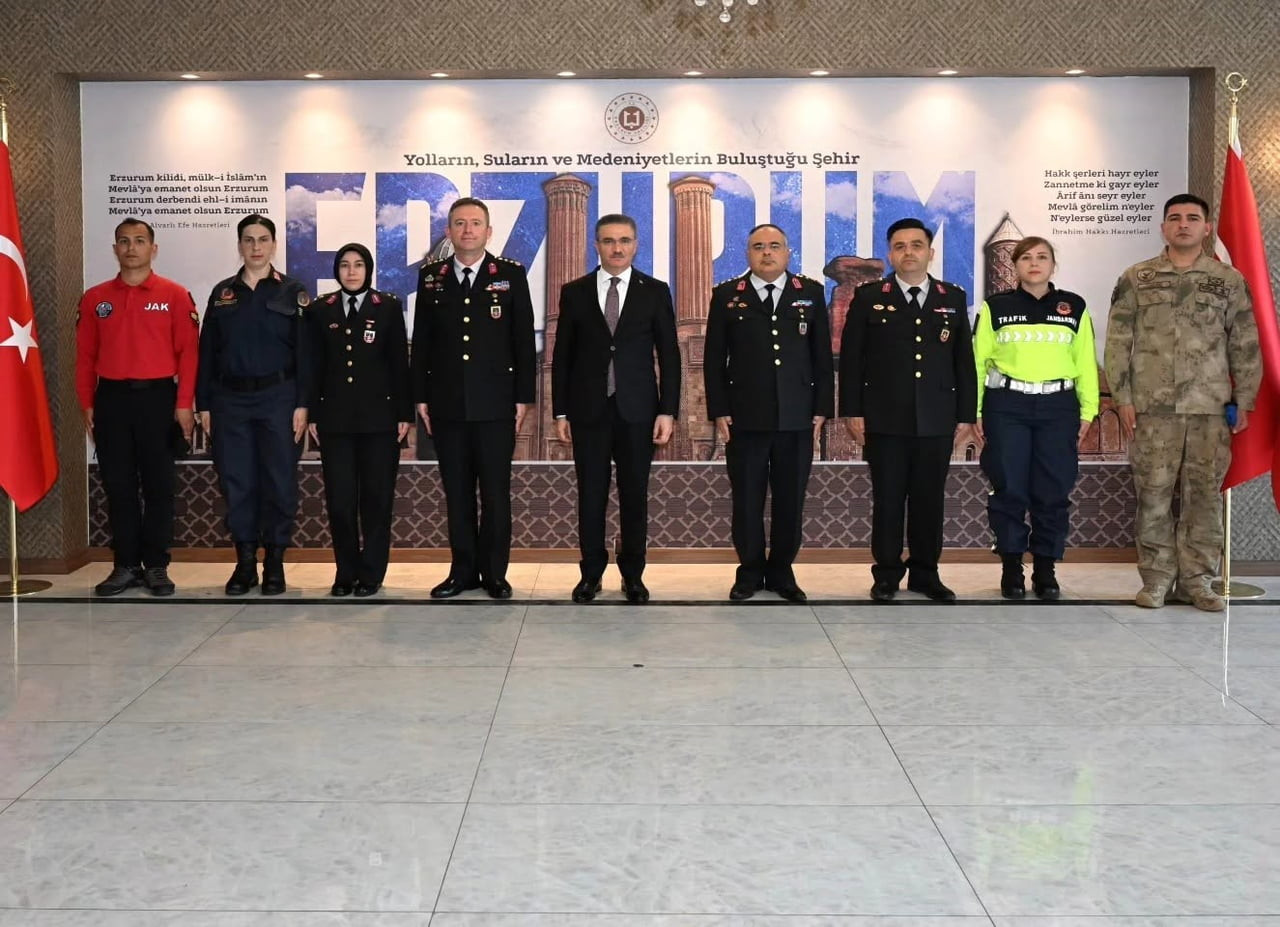 ERZURUM VALİSİ AYDIN BARUŞ, JANDARMA TEŞKİLATININ 187’NCİ KURULUŞ YIL DÖNÜMÜ DOLAYISIYLA BİR...