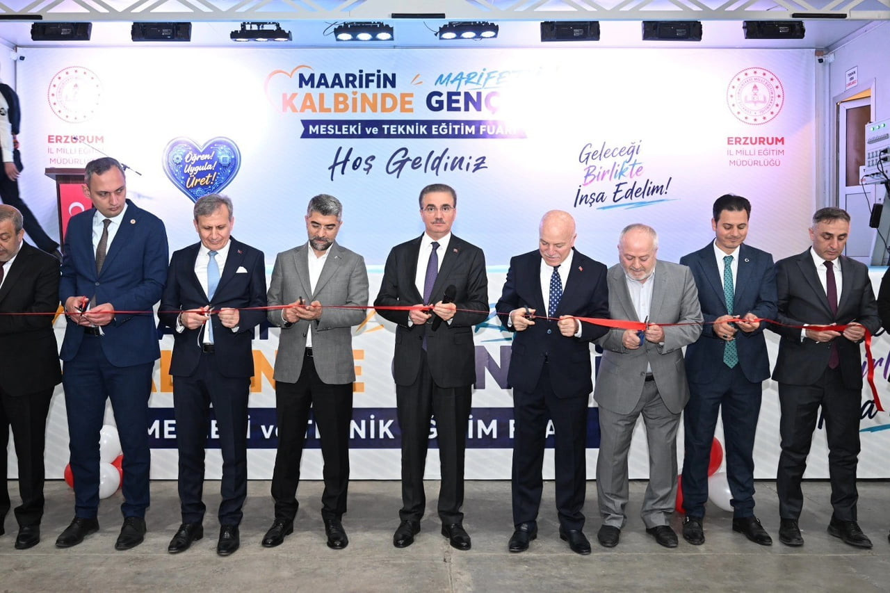 ERZURUM VALİSİ AYDIN BARUŞ’UN KATILIMIYLA RECEP TAYYİP ERDOĞAN KONGRE VE FUAR MERKEZİ’NDE...
