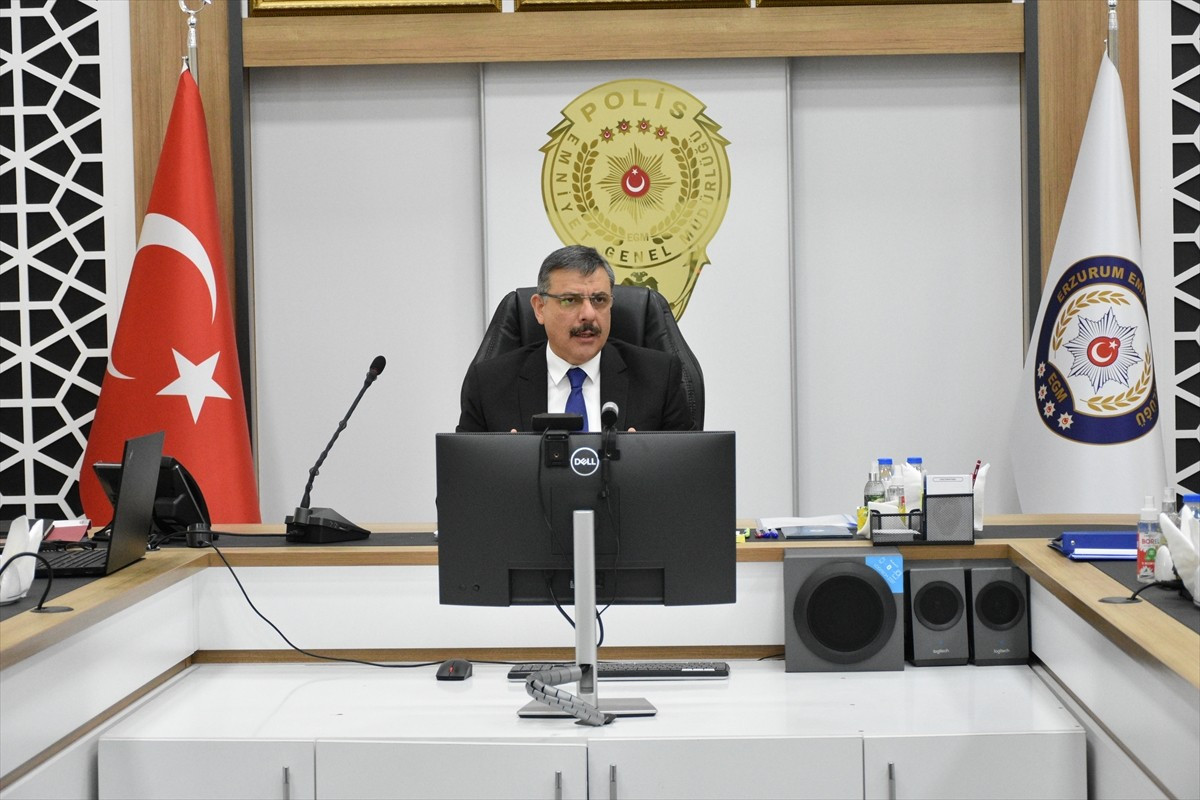 Erzurum Valisi Mustafa Çiftçi, İl Emniyet Müdürlüğü'nde Asayiş ve Güvenlik Değerlendirme...