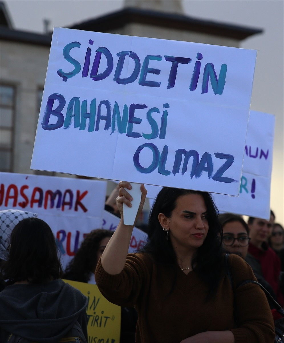 Erzurum'da 3 Kasım'da evinin önünde uğradığı silahlı saldırı sonucu hayatını kaybeden Nermin Tirit...