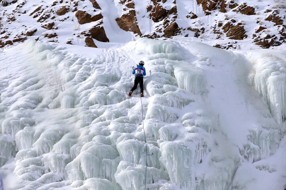 Erzurum'da altıncısı düzenlenen "Mustafa Tekin Palandöken Fest" sürüyor. Palandöken Kayak...