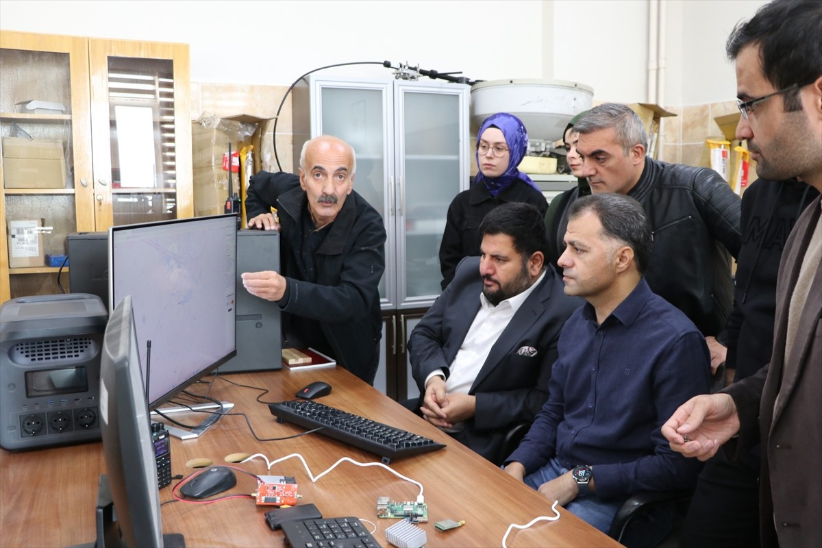 Erzurum'da Atatürk Üniversitesi ve Türkiye Radyo Amatörleri Cemiyeti (TRAC) Erzurum Şubesi...