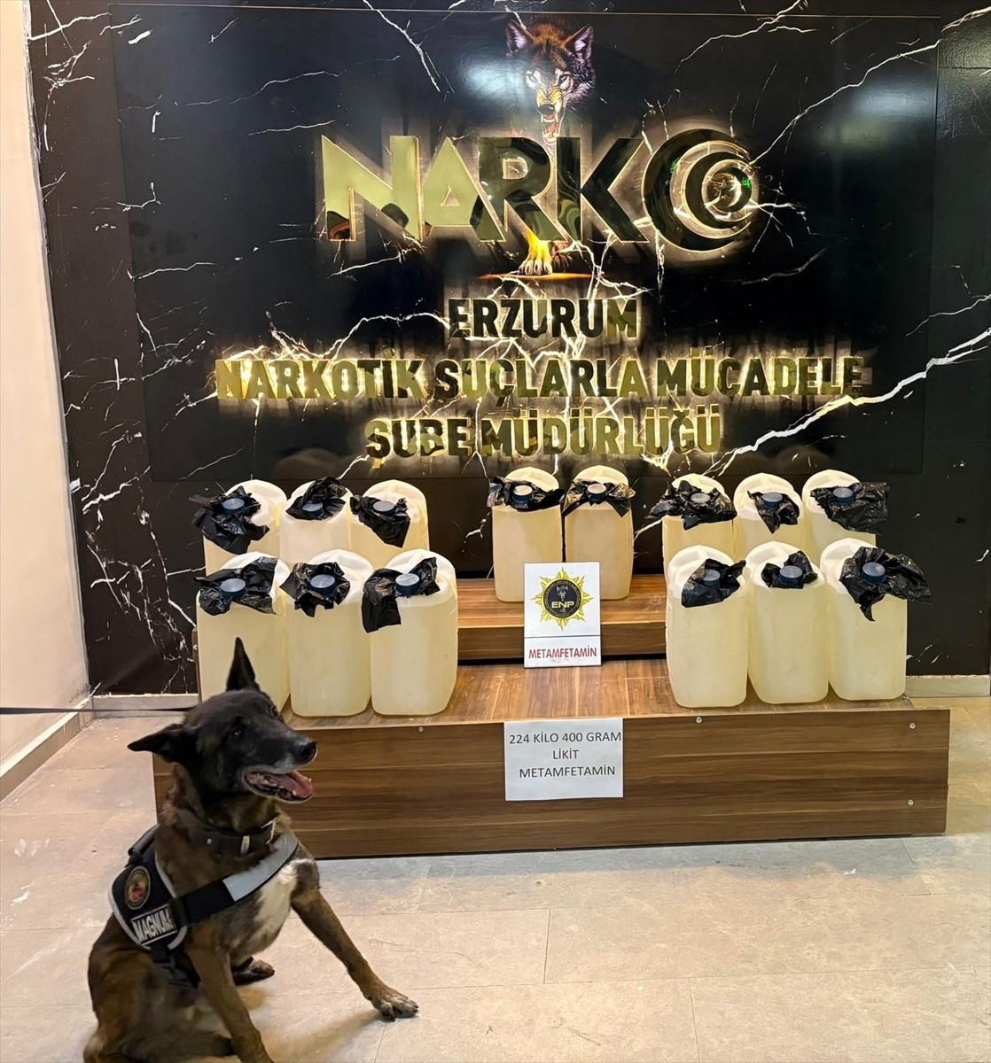 Erzurum'da bir tırın yakıt deposuna gizlenmiş 224 litre 400 mililitre sentetik uyuşturucu ele...