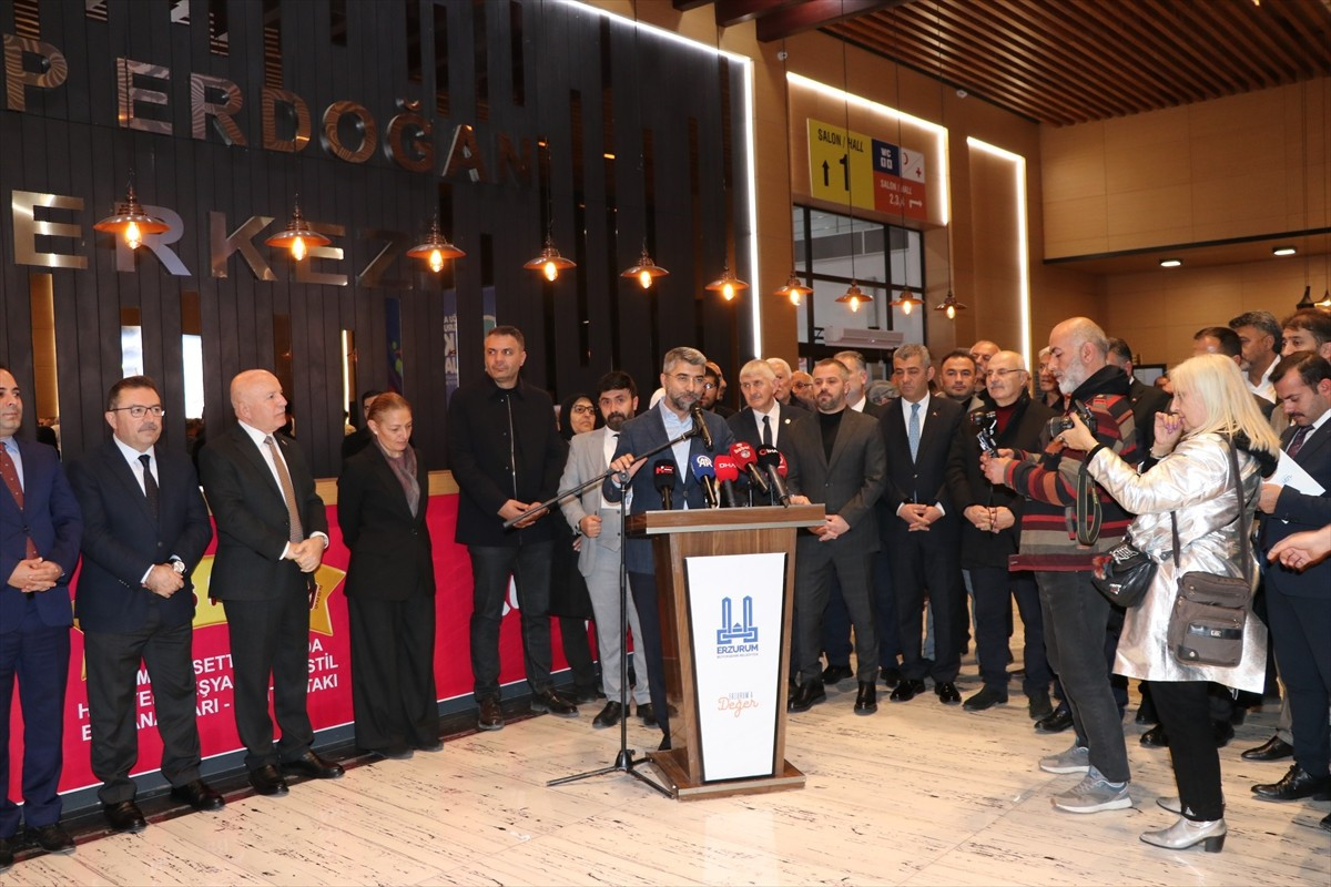 Erzurum'da Büyükşehir Belediyesinin ev sahipliğinde, Yakutiye ilçesindeki Recep Tayyip Erdoğan...