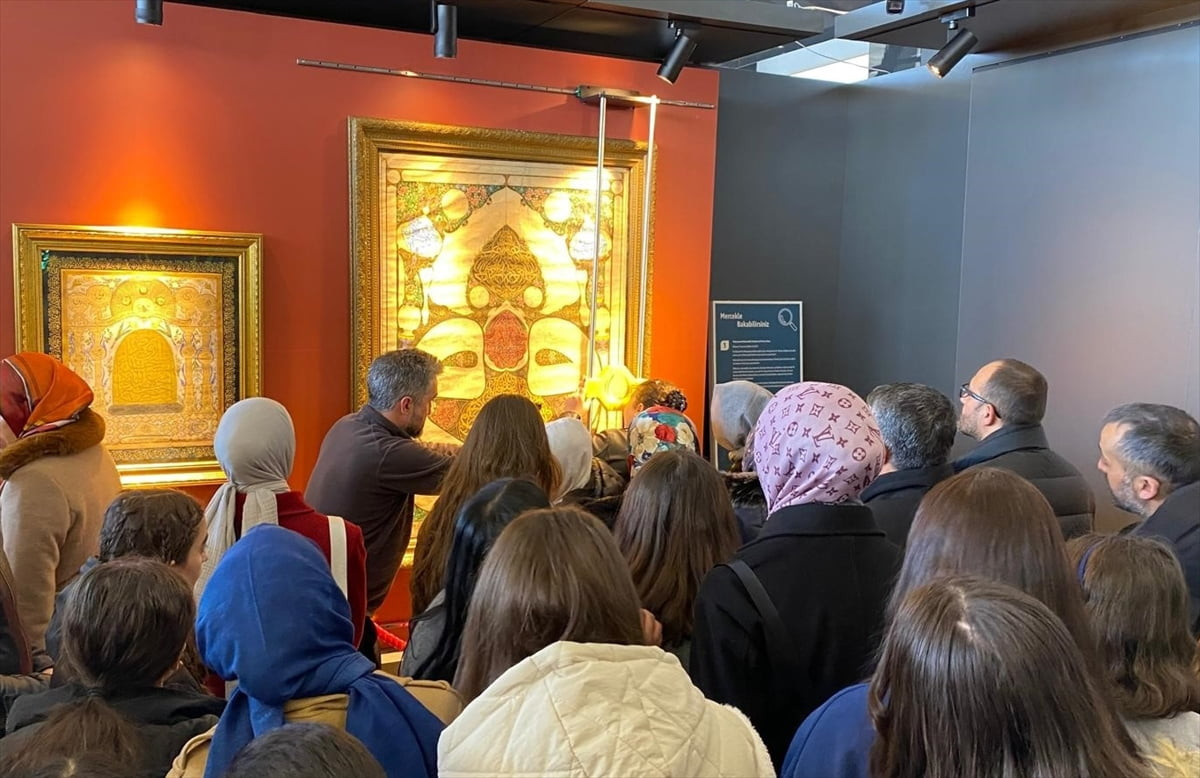 Erzurum'da devlet korumasındaki çocuklar "Kutsal Emanetler ve Vakıf Eserleri Sergisi"ni ziyaret...