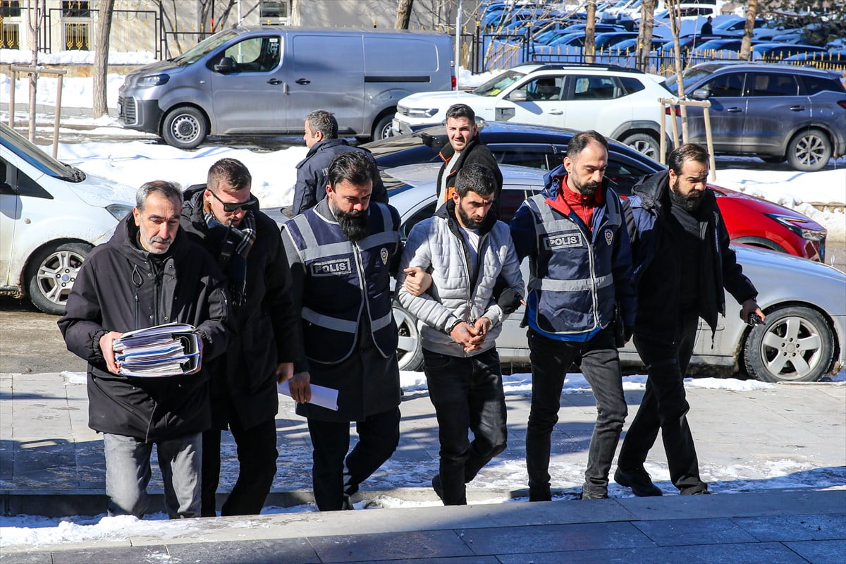 Erzurum'da hakkında 31 yıl kesinleşmiş hapis cezası bulunan ve bir alışveriş merkezinde iftar...