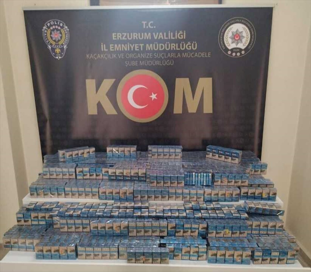 Erzurum'da polis ekiplerince 2 aylık fiziki ve teknik takiple düzenlenen kaçak sigara...
