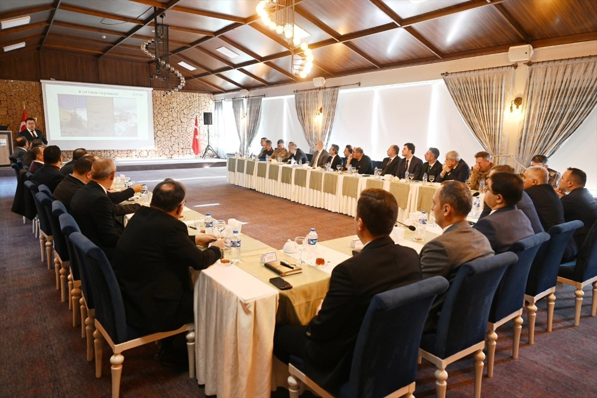 Erzurum'da "2025 yılı Palandöken Kış Tedbirleri ve Güvenlik Toplantısı" yapıldı.