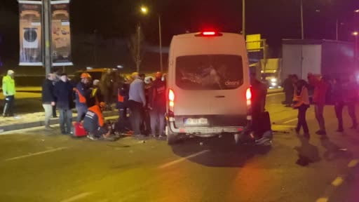 Erzurum'da servis aracı tır ile çarpıştı: 5 yaralı