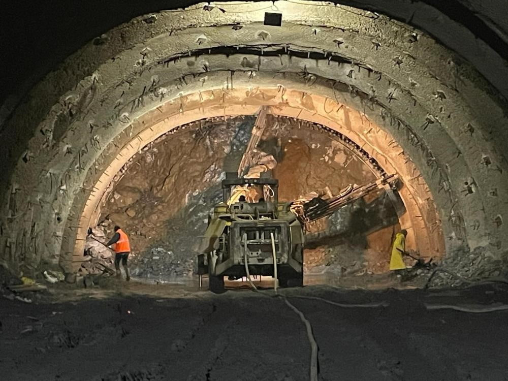 ERZURUM'U KARADENİZ VE DOĞU ANADOLU'NUN GÜNEY İLLERİNE BAĞLAYACAK OLAN STRATEJİK TÜNEL...