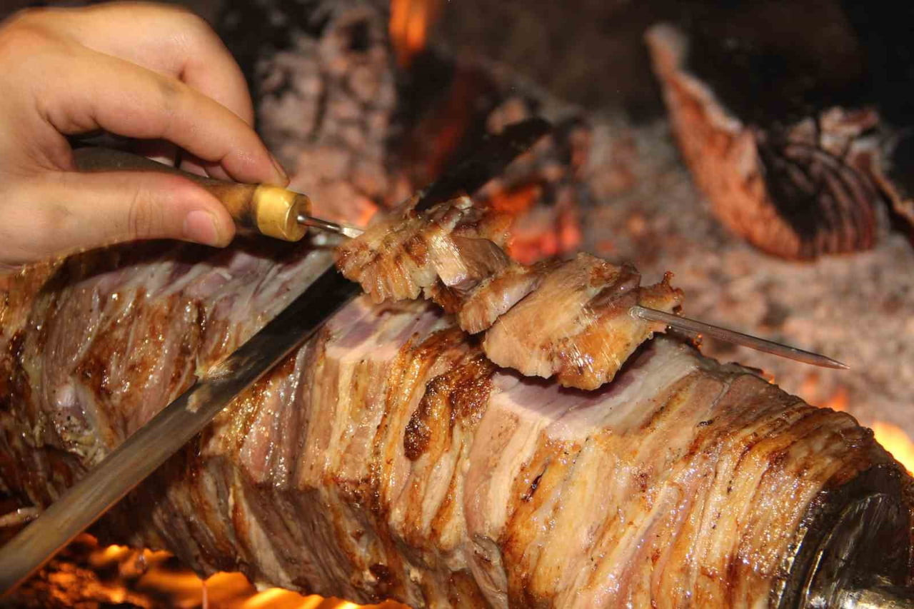 ERZURUM'UN COĞRAFİ İŞARETLİ LEZZETİ OLTU CAĞ KEBABI, GASTRONOMİ DÜNYASININ EN POPÜLER...