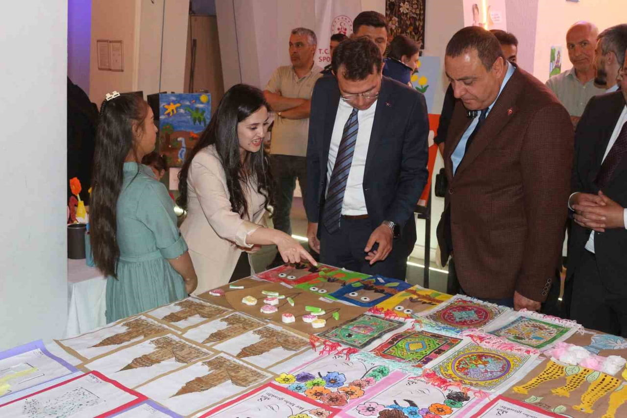 ERZURUM'UN NARMAN İLÇESİ ÖZEL EĞİTİM ÖĞRENCİLERİNİN YIL BOYUNCA BÜYÜK EMEK, SABIR VE ÖZVERİYLE...