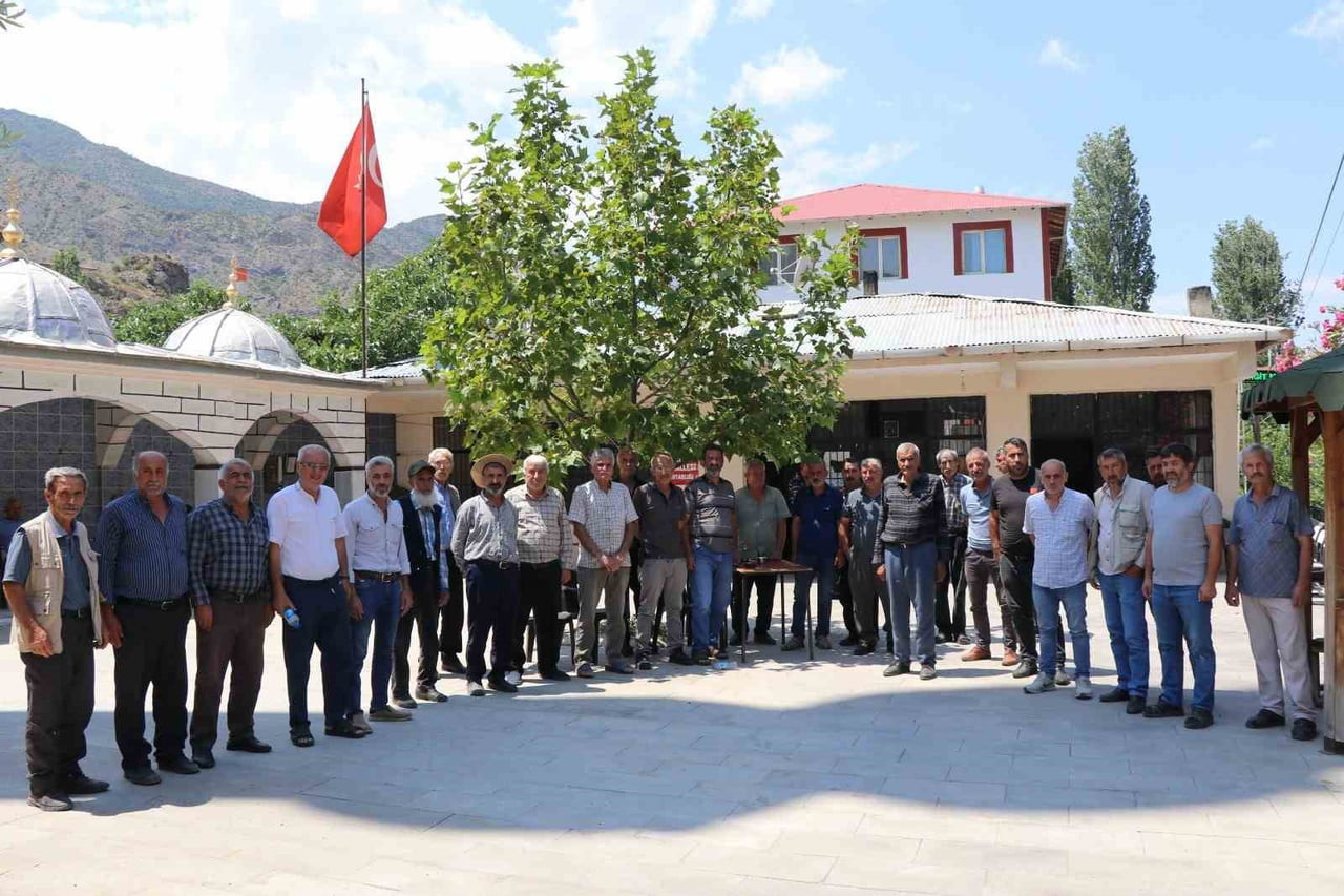ERZURUM'UN OLTU İLÇESİNE BAĞLI AYVALI MAHALLESİ'NDE GEÇEN YIL YAŞANAN SEL FELAKETİNİN ARDINDAN...