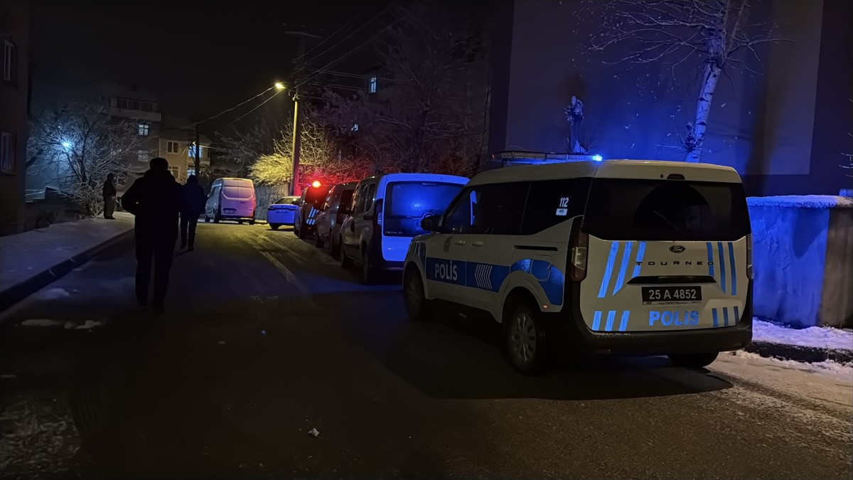 Erzurum'un Palandöken ilçesinde silahlı saldırıya uğrayan genç, ağır yaralandı. Polis ekipleri...