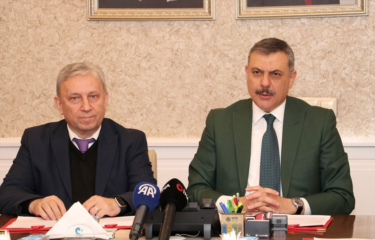 Erzurum'un Yakutiye ilçesinde hayırsever desteğiyle Şükrüpaşa Ortaokulu bahçesinde yaptırılacak...