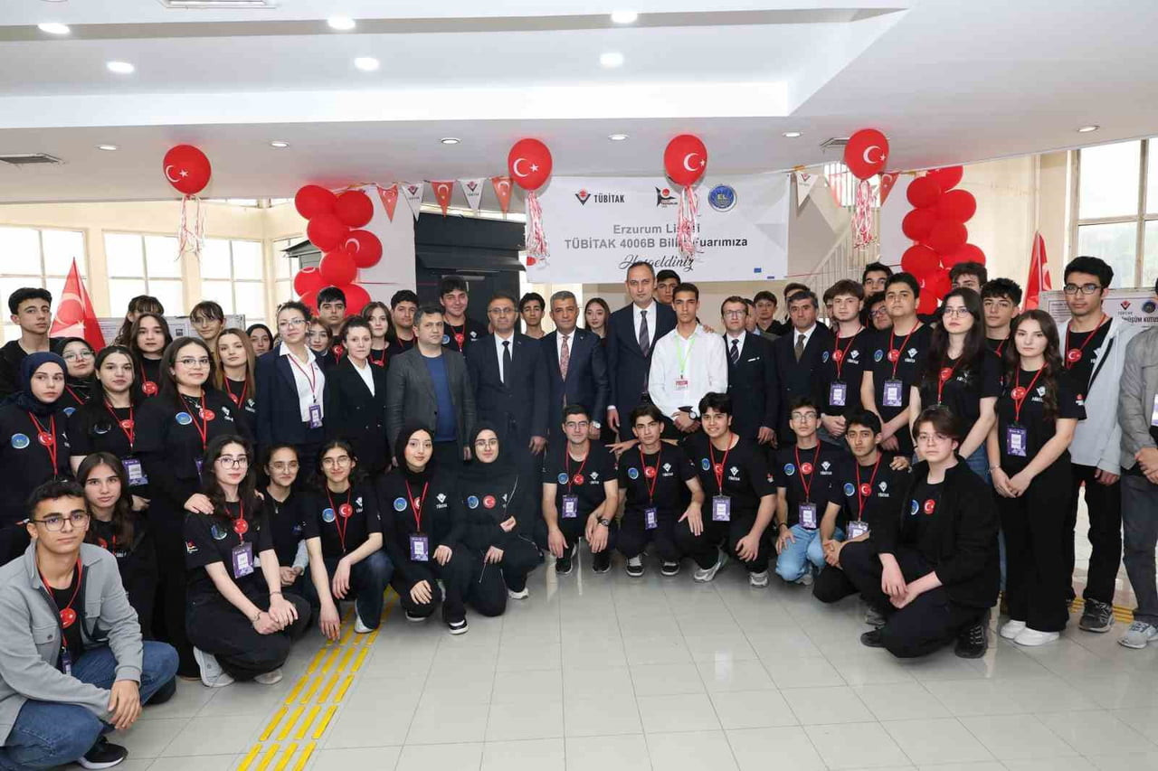 ERZURUM’DA 19 PROJENİN SERGİLENDİĞİ FUARDA, BİR ÇOK DALDA GENÇLER YETENEKLERİNİ ORTAYA...