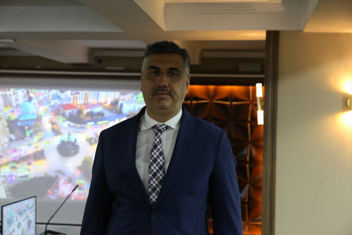 Erzurum’da Büyükşehir Belediyesinin yapay zekayla çalışan kavşak sistemiyle şehir içi ulaşım...