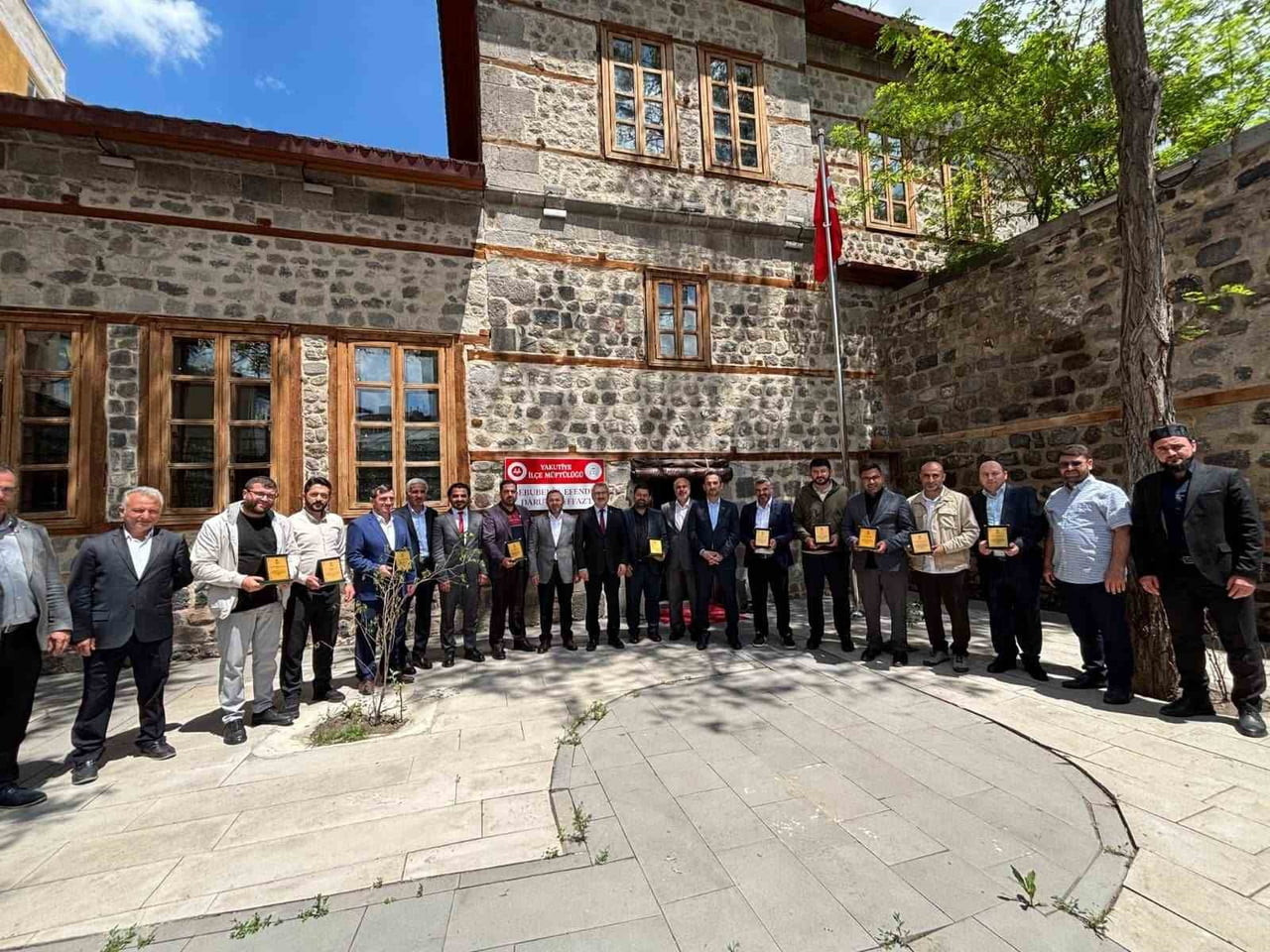 ERZURUM’DA HAFIZLIK EĞİTİMİNİN MERKEZLERİNDEN BİRİ OLAN EBUBEKİR EFENDİ DARU’L HUFFAZ'I BAŞARILI...