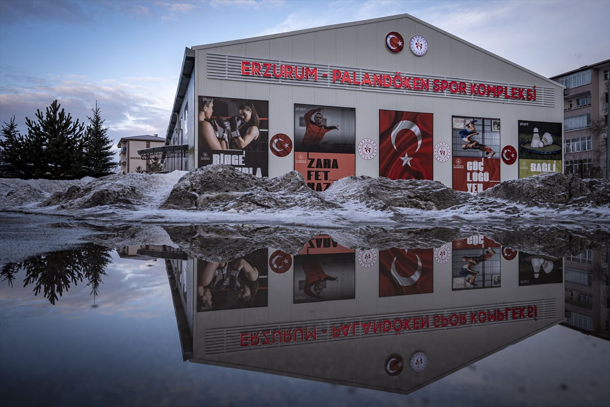 Erzurum’da hizmete açılan modern salonlar, kentin spor altyapısına önemli katkı sağladı. Kentte...