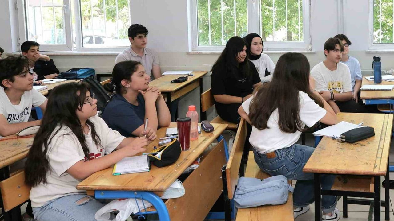 https://img.cdn.haber365.com/uploads/images/news/erzurumda-lgs-tercih-donemi-basladi-762.jpg