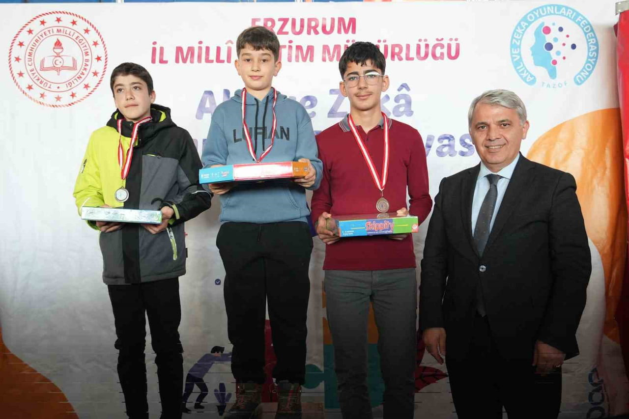 ERZURUM’DA ORTAOKUL KADEMESİ 8. AKIL VE ZEKÂ OYUNLARI İL TURNUVASI SONUÇLANDI.