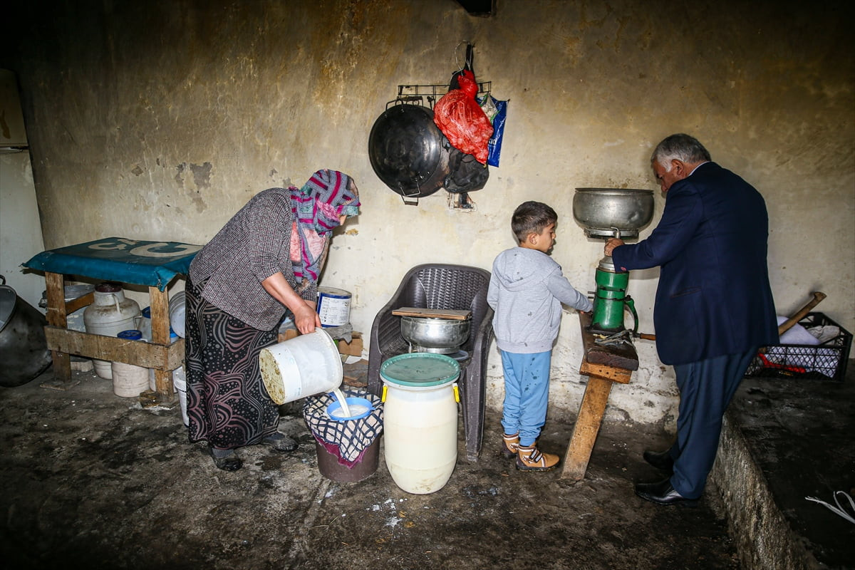 Erzurum’da yaşayan eski muhtar İbaci Akçelik, dede mesleği olan hayvancılığı, devlet destekleriyle...