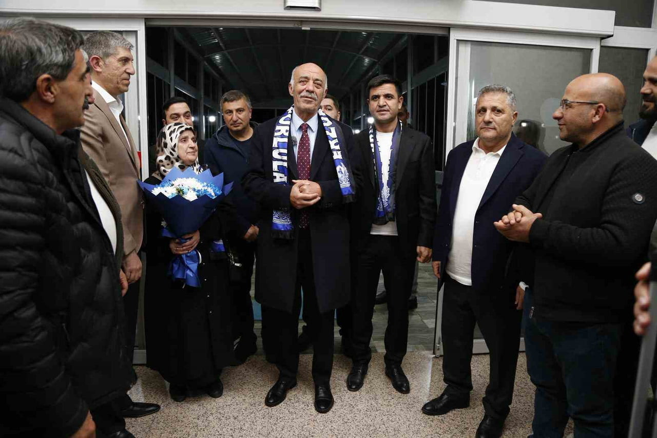 ERZURUM’DA YOĞUN KATILIMLA DÜZENLENEN PROGRAMDA ETSO BAŞKANLIĞINA ADAYLIĞINI AÇIKLAYAN KENT İŞ...