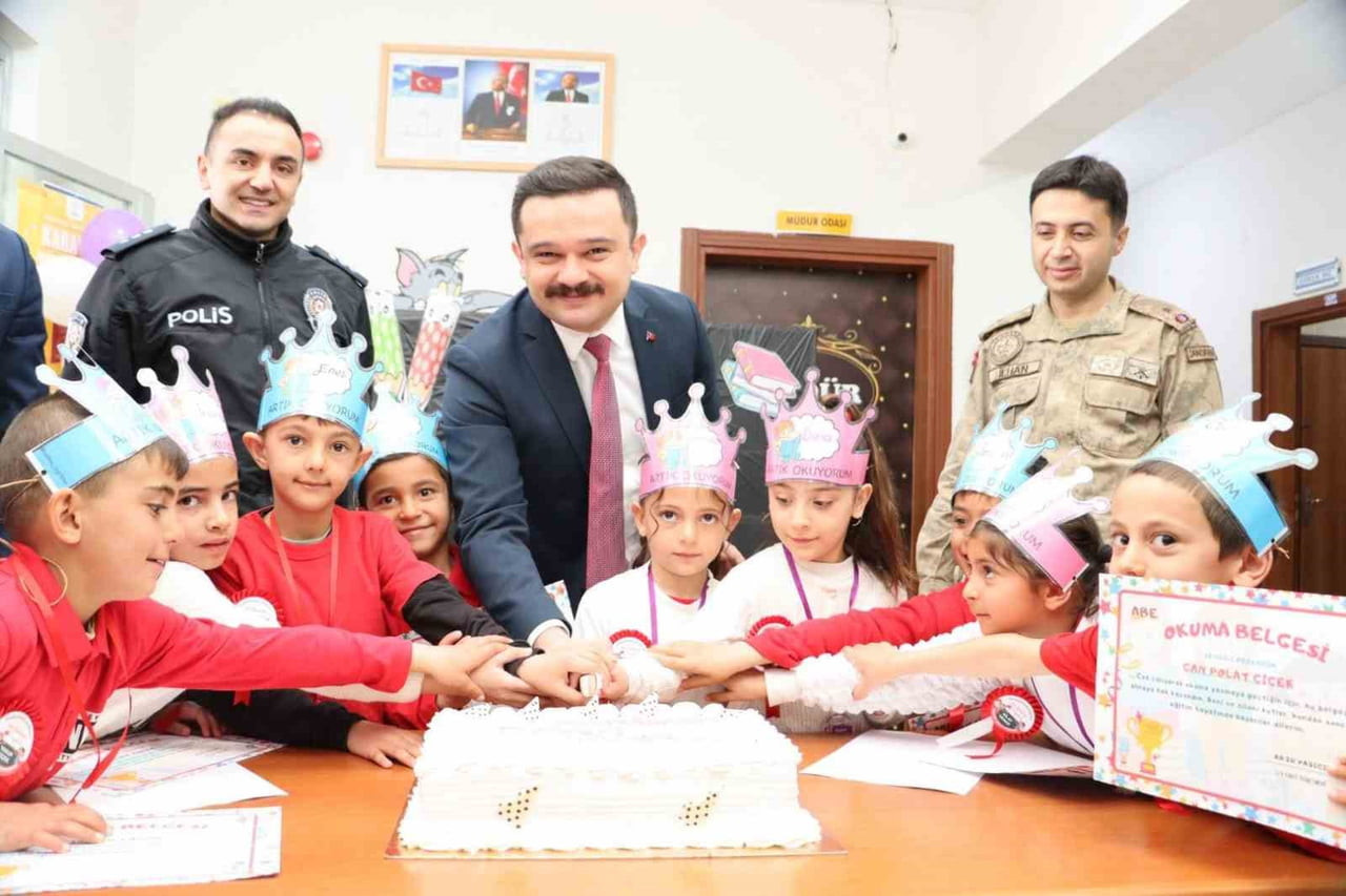 ERZURUM’UN KARAYAZI İLÇESİNE BAĞLI KARŞIYAKA MAHALLESİ’NDE BULUNAN KARŞIYAKA İLKOKULU’NDA "OKUMA...