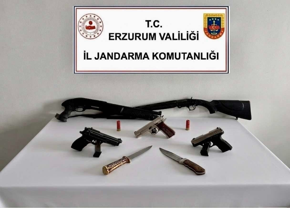 ERZURUM’UN TEKMAN İLÇESİNDE, JANDARMA EKİPLERİNİN YAPTIĞI OPERASYONDA, 2 ŞAHISIN İKAMETİNDE...