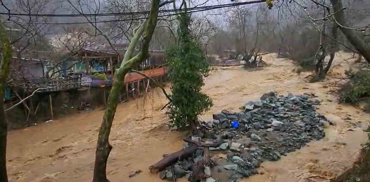 ESENKÖY BELDESİNDE SON GÜNLERDE ETKİLİ OLAN YAĞIŞLAR NEDENİYLE DERELERDE TAŞMA MEYDANA...