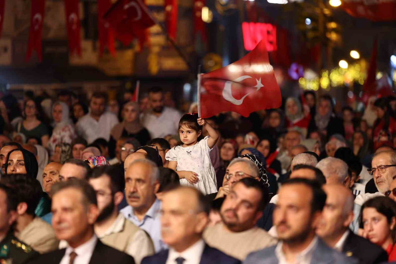 ESENLER BELEDİYESİ, 15 TEMMUZ DEMOKRASİ VE MİLLİ BİRLİK GÜNÜ’NÜN 10. YIL DÖNÜMÜNDE, 15 TEMMUZ...