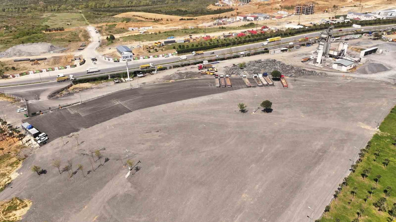 ESENLER BELEDİYESİ, İLÇEDEKİ TRAFİK VE OTOPARK SORUNUNU AZALTMAK AMACIYLA YENİ PROJELERİ HAYATA...