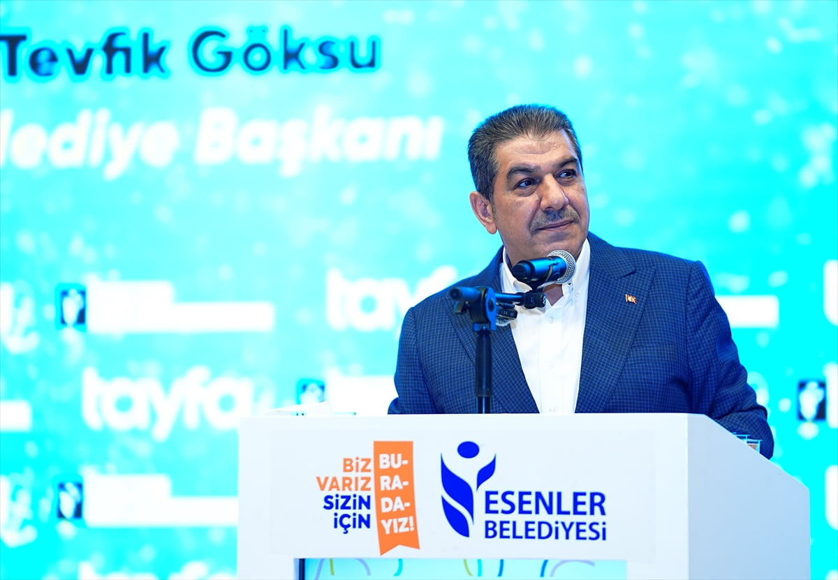 Esenler Belediyesinin düzenlediği Tayfa Yeni Nesil Gençlik Sempozyumu, gerçekleşti. Yıldız Teknik...