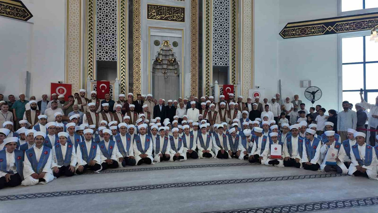 ESENLER’DE 114 HAFIZ’A İSTANBUL VALİSİ DAVUT GÜL’DEN UMRE MÜJDESİ