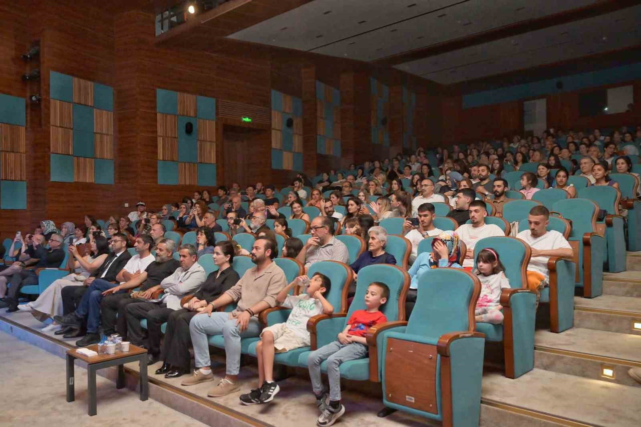 ESENYURT BELEDİYESİ ESENKENT KÜLTÜR MERKEZİ TARAFINDAN DÜZENLENEN "ANADOLU’NUN KÜLTÜR MOTİFLERİ"...