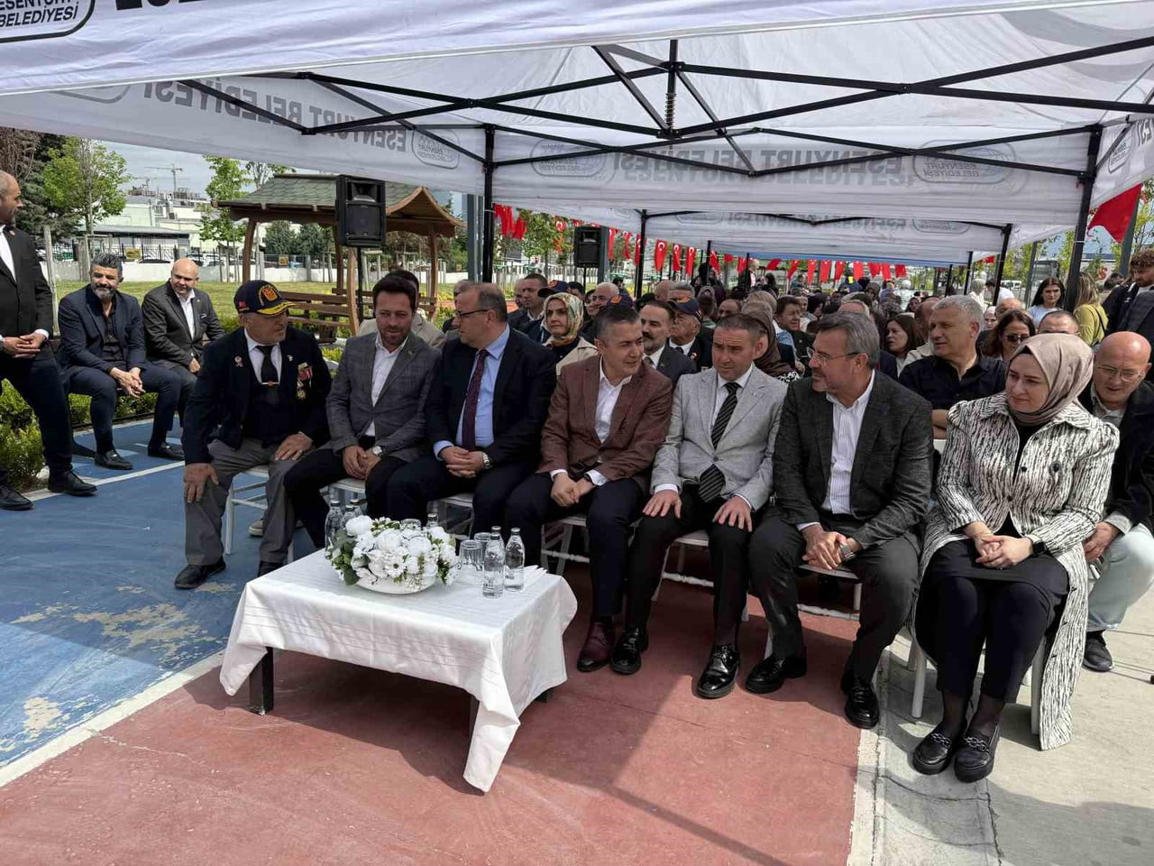 ESENYURT’TA MİLLET BAHÇESİ’NE ZEYTİN SOSYAL TESİSLERİ AÇILDI
