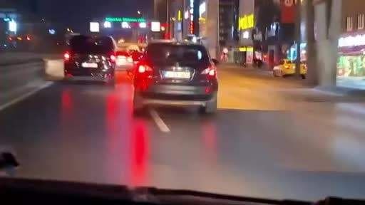 Esenyurt’ta trafikte tehlikeli hareketler yaparak ilerleyen sürücü kamerada: 96 bin TL para cezası...