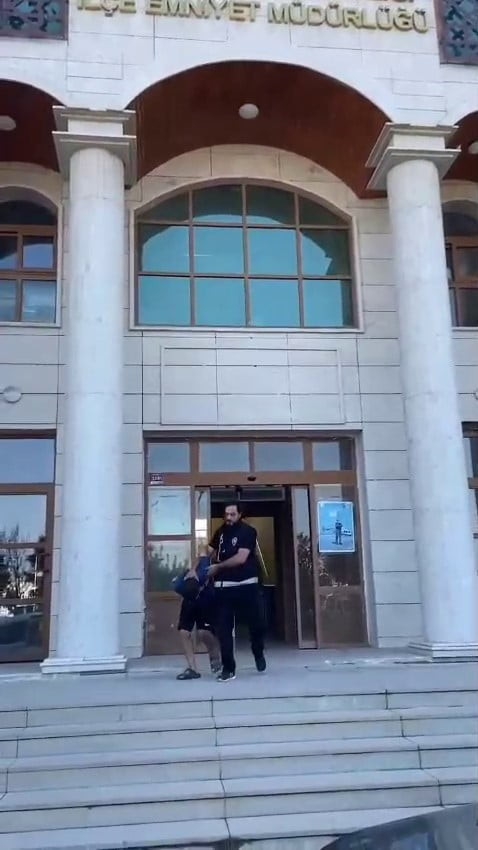 EŞİNE DAYAK ATAN KOCA TUTAKLANDI