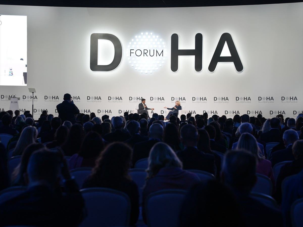 Eski ABD Dışişleri Bakanı Hillary Clinton, Katar'ın başkenti Doha'da düzenlenen ve Anadolu...