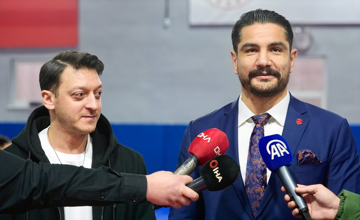 Eski futbolcu ve AK Parti Merkez Karar ve Yönetim Kurulu (MKYK) Üyesi Mesut Özil, A Milli Serbest...