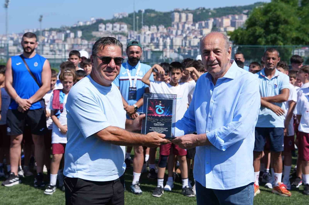 ESKİ FUTBOLCULARDAN MERHUM ŞENER ÇINAR ANISINA BU YIL ALTINCISI DÜZENLENEN GELENEKSEL TRABZONSPOR...