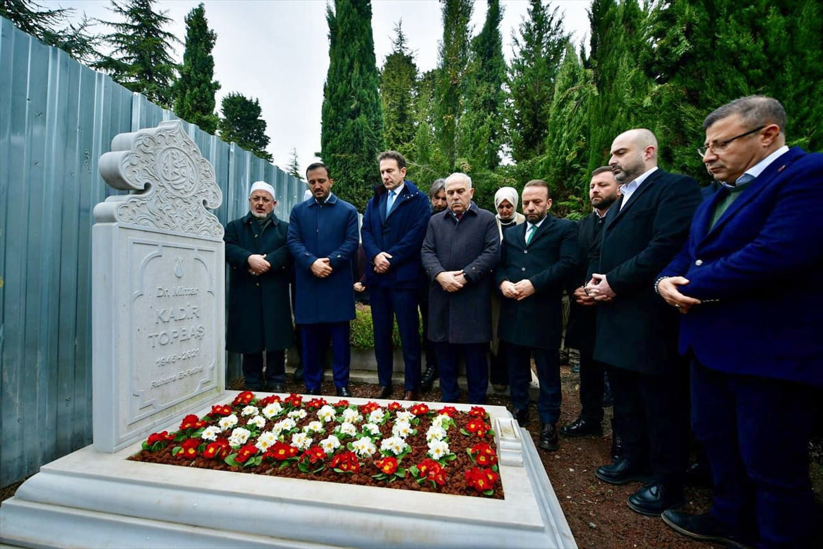 Eski İstanbul Büyükşehir Belediye Başkanı Kadir Topbaş için vefatının 5'inci yıl dönümünde Fatih...