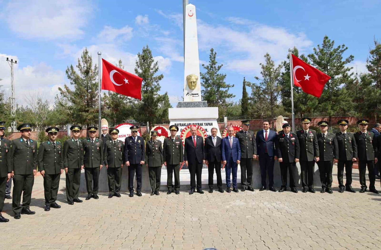 ESKİ KKTC CUMHURBAŞKANI TATAR, ŞANLIURFA’NIN KURTULUŞUNUN 106. YIL DÖNÜMÜ TÖRENİNE...