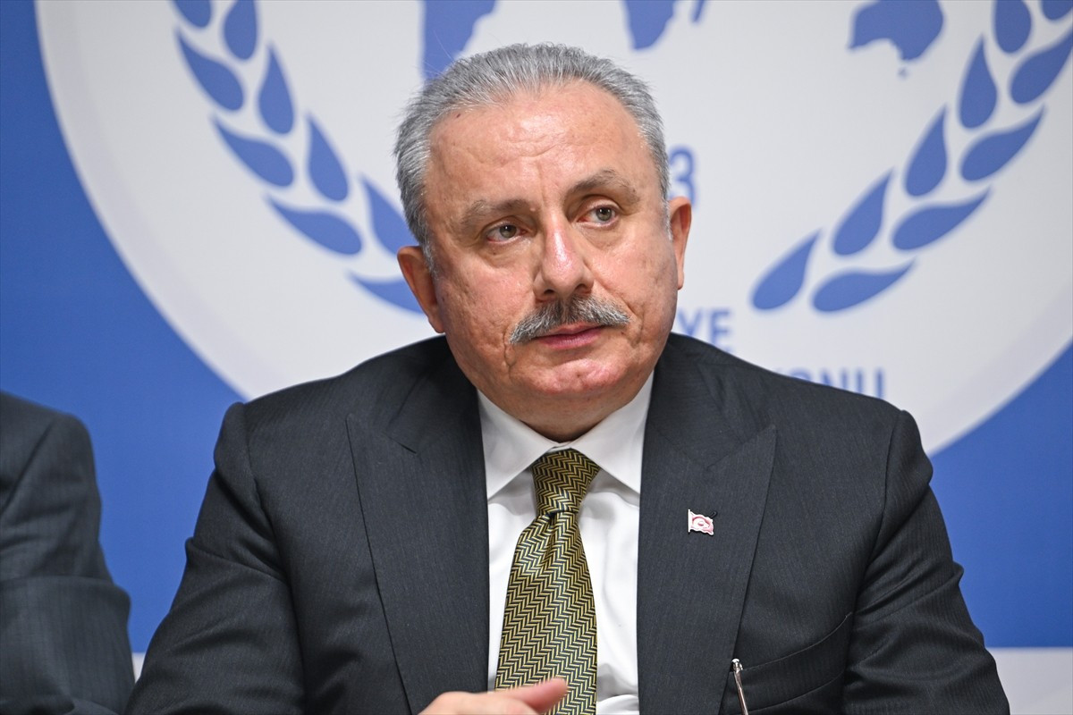 Eski TBMM Başkanı Mustafa Şentop, Türkiye Basın Federasyonu'nda, "Anadolu Sohbetleri" kapsamında...