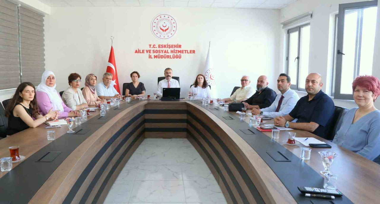 ESKİŞEHİR AİLE VE SOSYAL HİZMETLER İL MÜDÜRLÜĞÜ YETKİLİLERİ, 'SOSYAL RİSK HARİTASI' PROJESİ...