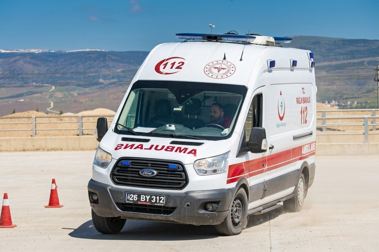 ESKİŞEHİR AMBULANS SERVİSİ BAŞHEKİMLİĞİ'NDE GÖREVLİ 15 ACİL TIP TEKNİSYENİNE (ATT) SÜRÜŞ GÜVENLİĞİ...